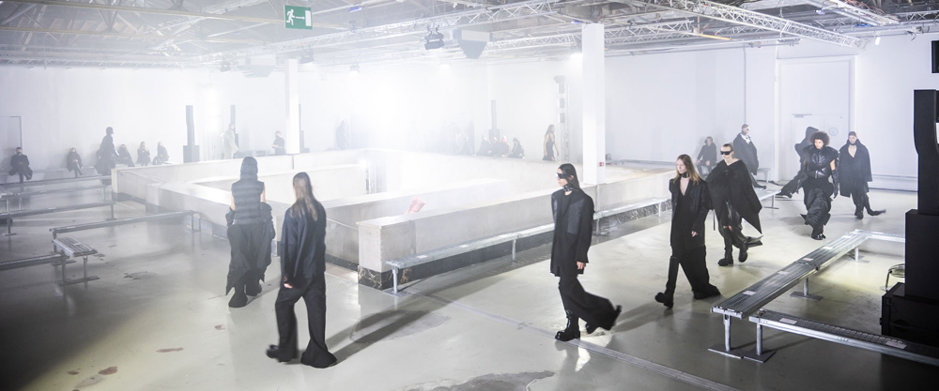 Alternative text - Paris Fashion Week | Rick Owens | Janvier 2022