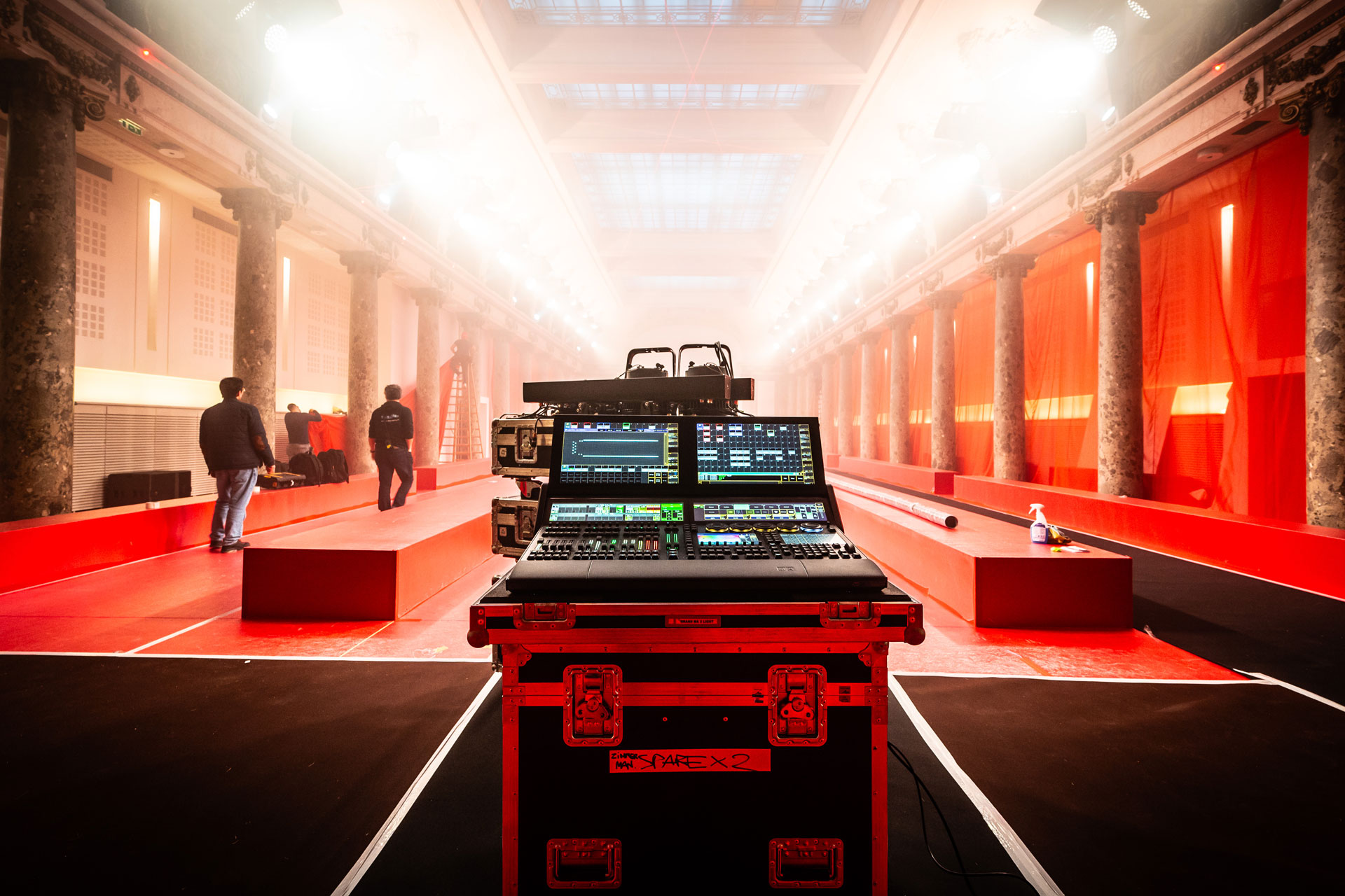 Alternative text - Paris Fashion Week | VETEMENTS | Mars 2024