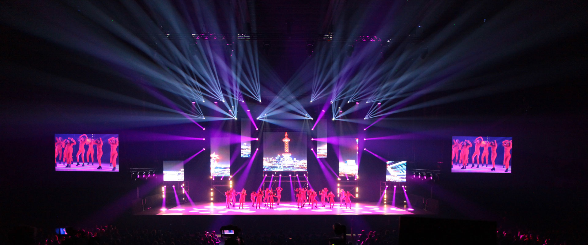 Alternative text - Le Show Studio Attitude à l’Arena de Bordeaux c’était Novelty Bordeaux en technique !