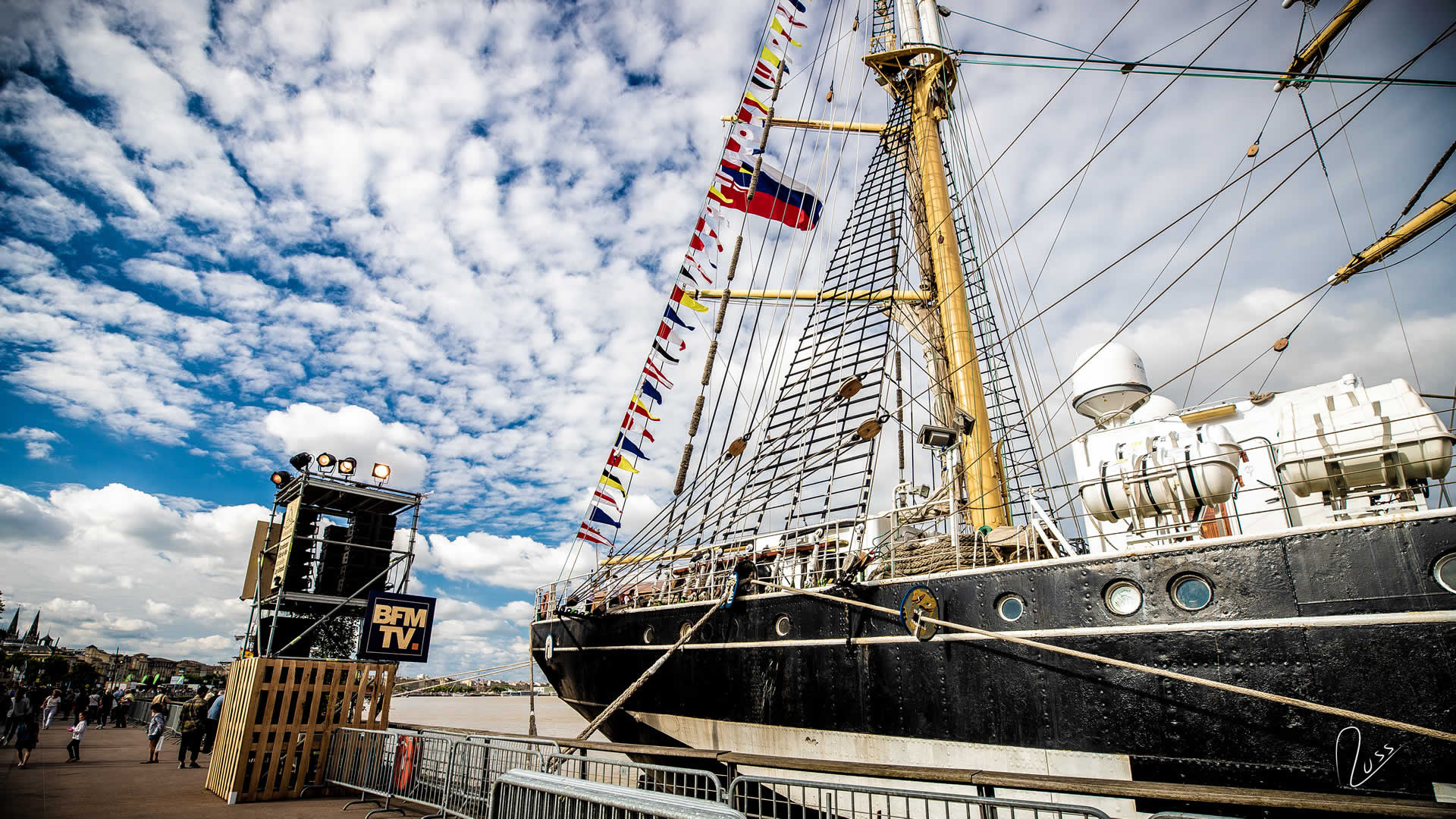 Alternative text - Novelty Bordeaux Fête le Vin