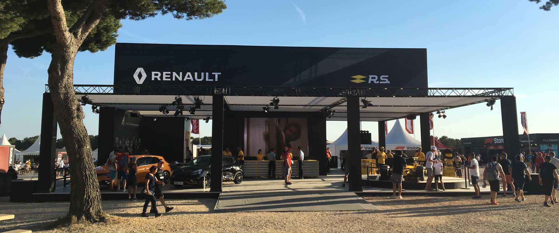 Alternative text - Stand Renault pour le Grand Prix de F1 by ORECA Events avec Novelty Azur