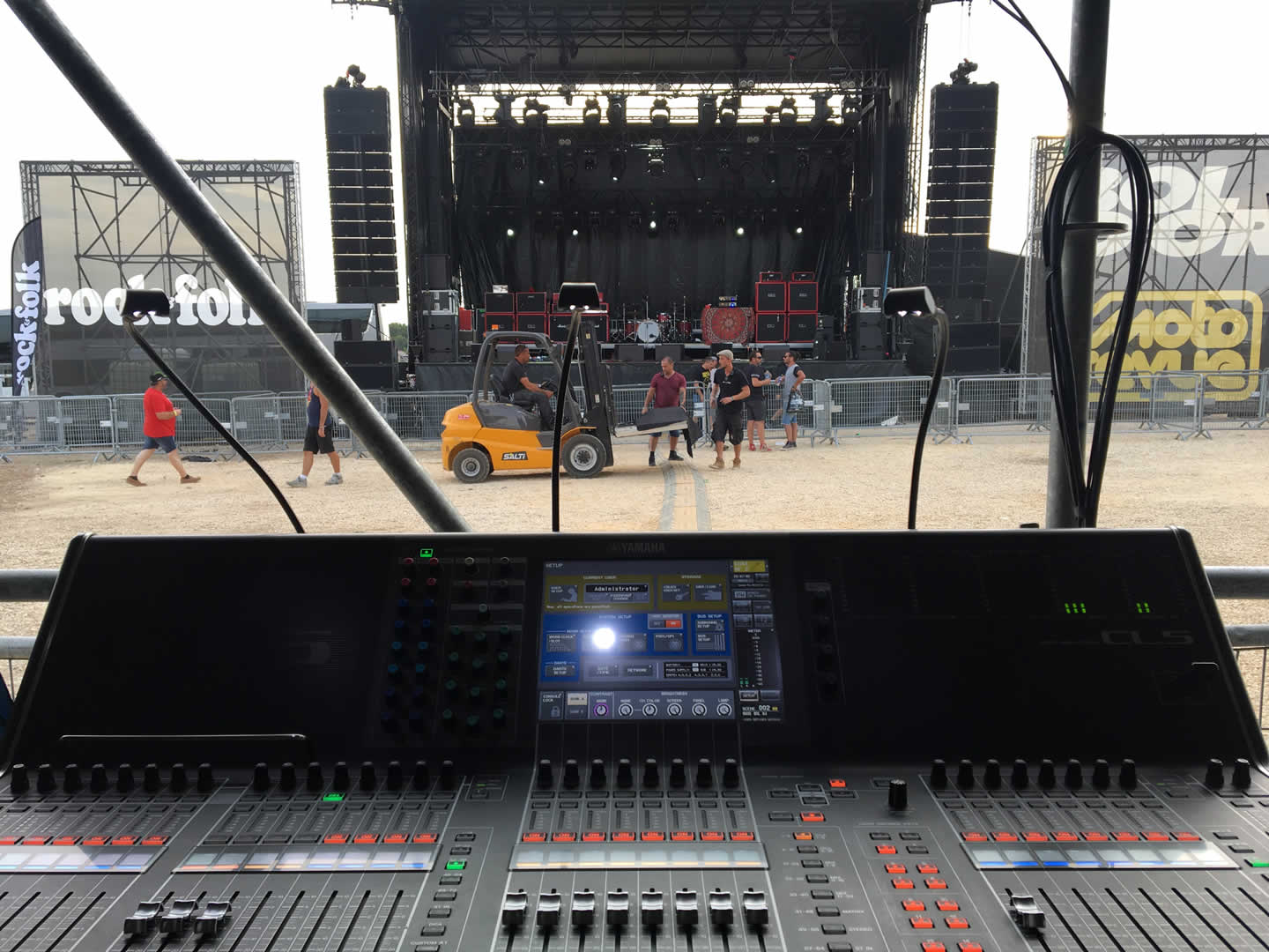 Alternative text - Novelty Azur sur le circuit du Bol d'Or