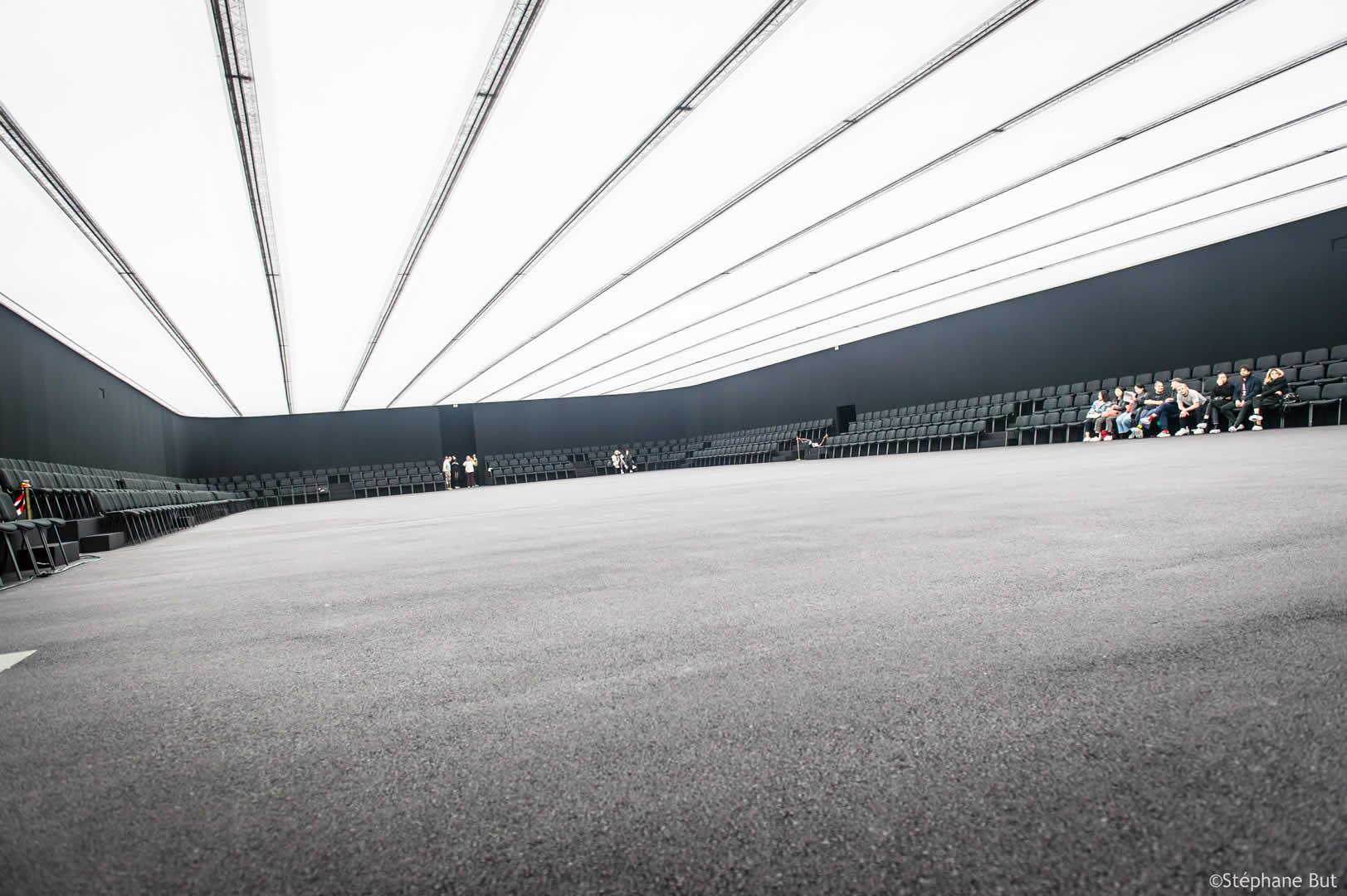 Alternative text - Défilé Balenciaga | Fashion Week Paris | Mars 2019