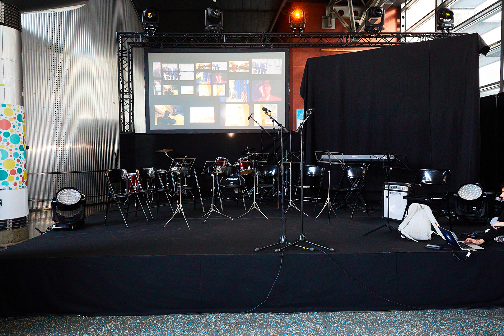 Alternative text - 40 ans des écoles Télécom SudParis avec l'Agence Distique et Novelty Paris