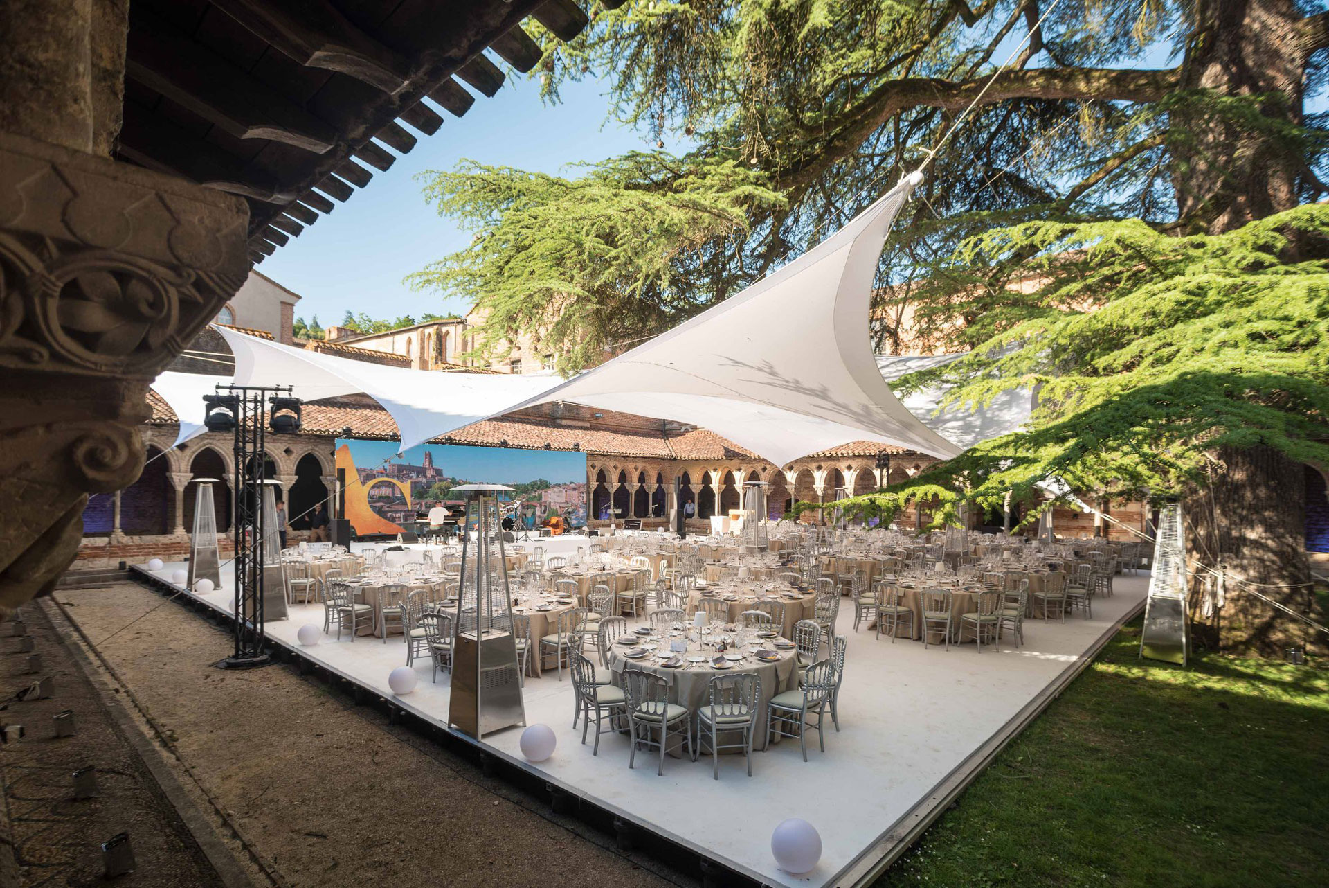 Alternative text - Soirée de Gala au Cloître de Moissac pour Novelty Bordeaux