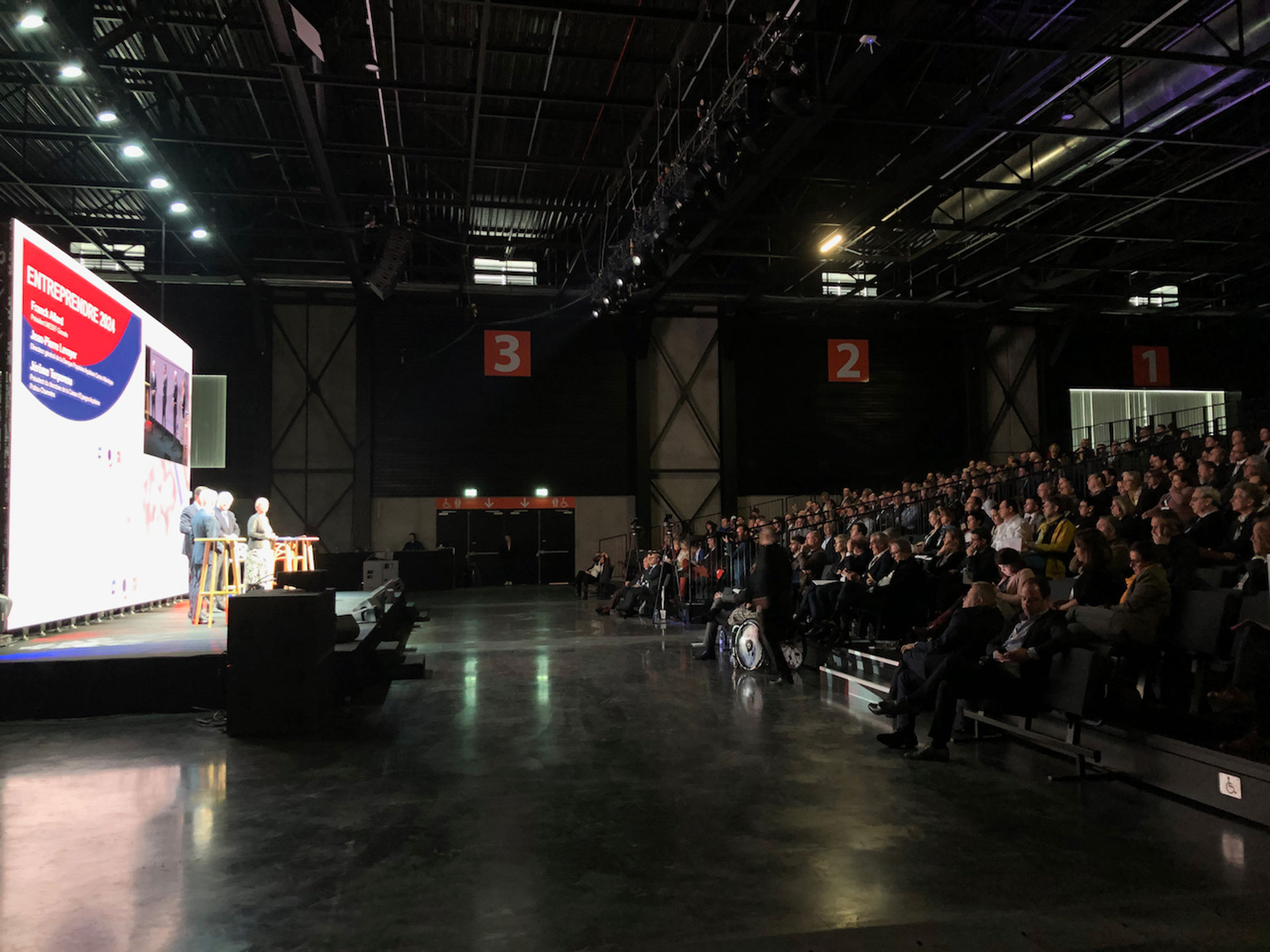 Alternative text - "Entreprendre 2024" avec les équipes de Novelty Bordeaux