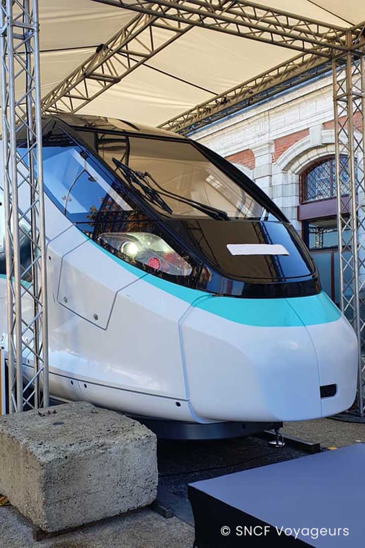 Alternative text - Nouvelles rames SNCF   »Oxygène » avec Novelty AURA