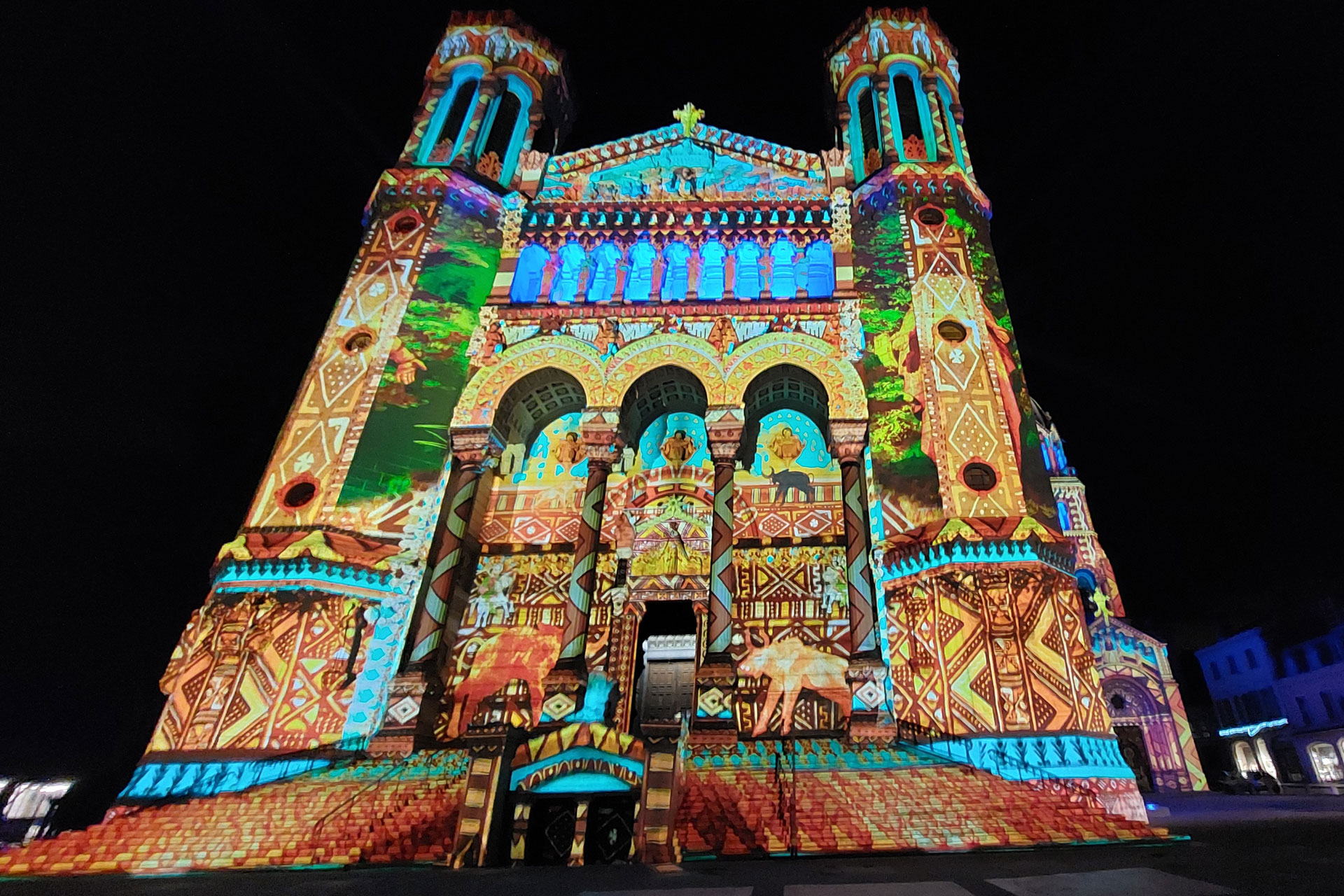 Alternative text - La fête des lumières de Lyon avec Novelty Aura