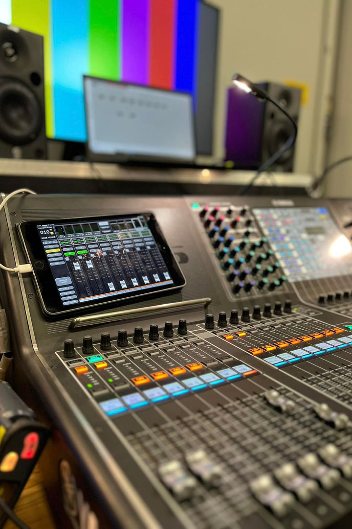 Alternative text - Défilé Jacquemus  »Les Sculptures »