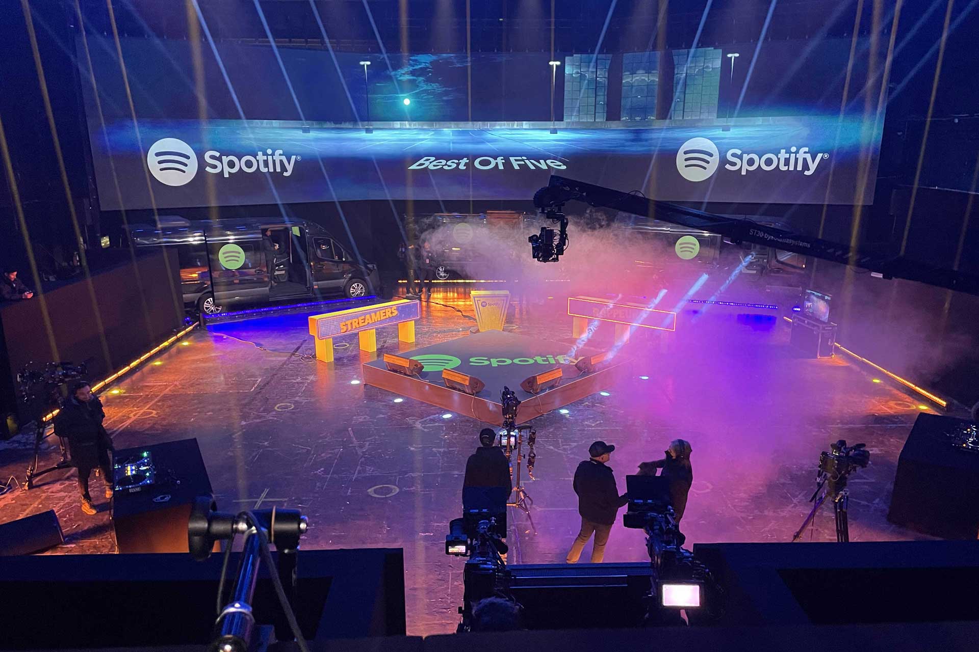 Alternative text - Mise en lumière de l’évènement Spotify  »Le Van » par Novelty Paris