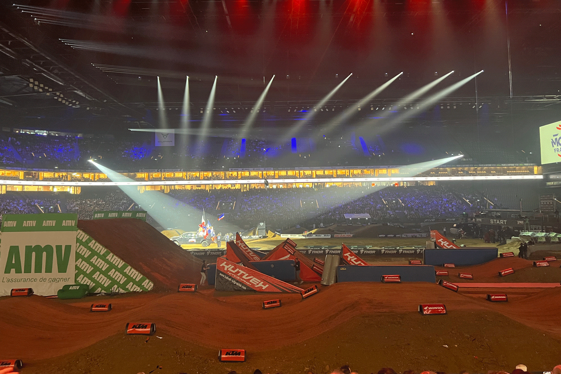 Alternative text - Novelty au Supercross de Paris 2023