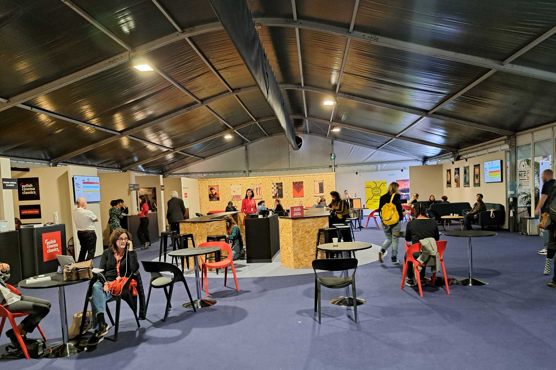 Alternative text - Novelty AURA au Festival Lumière 2023