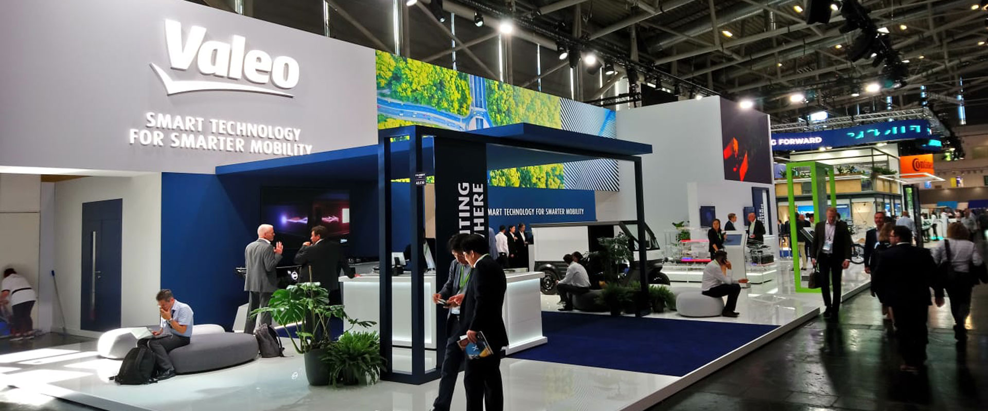 Alternative text - Stand Valéo sur le salon IAA Mobility avec Novelty Paris