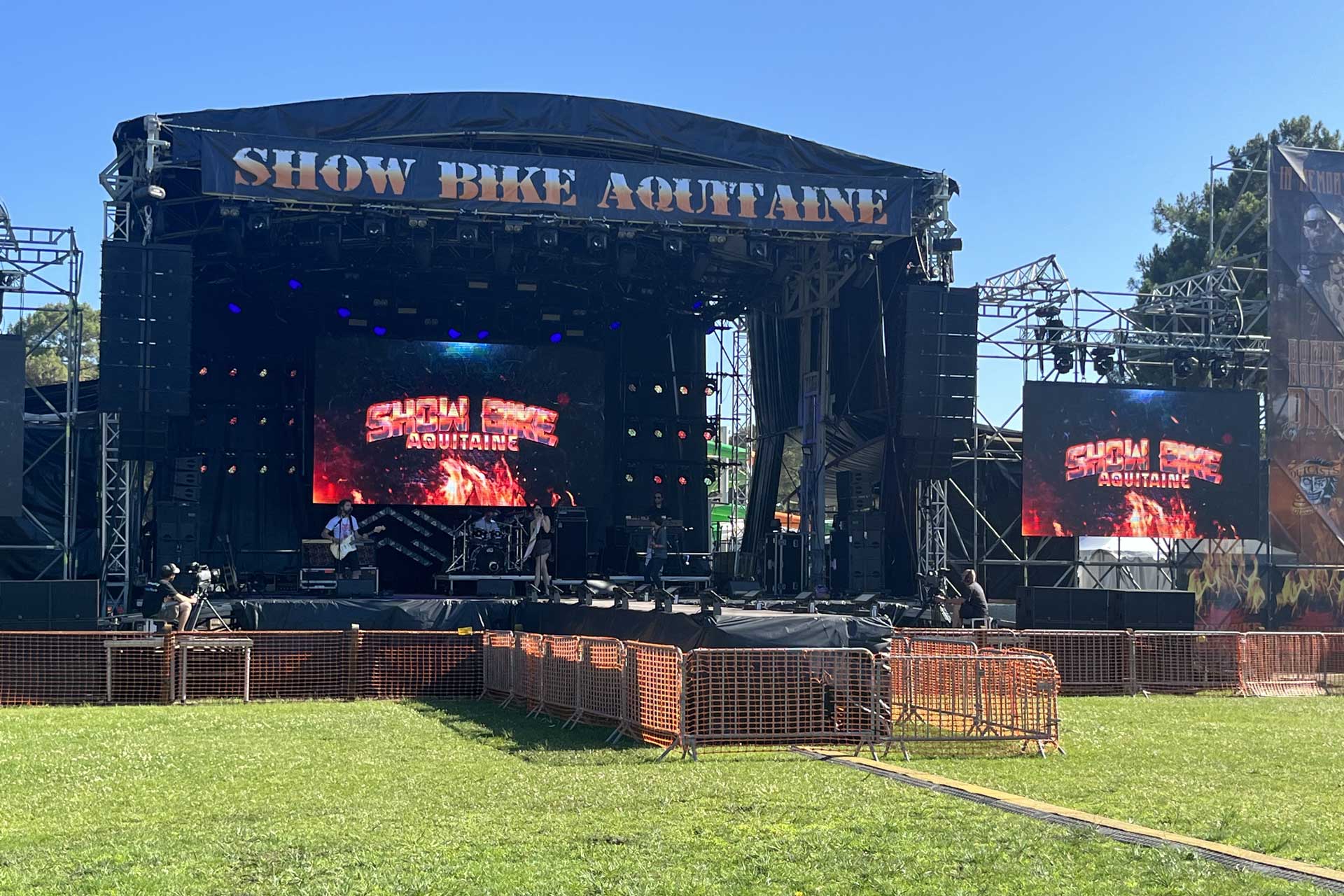 Alternative text - Show Bike avec Novelty Bordeaux